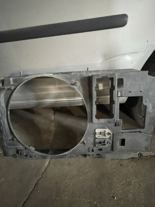 Дифузор радіатора Citroen Berlingo/Peugeot Partner