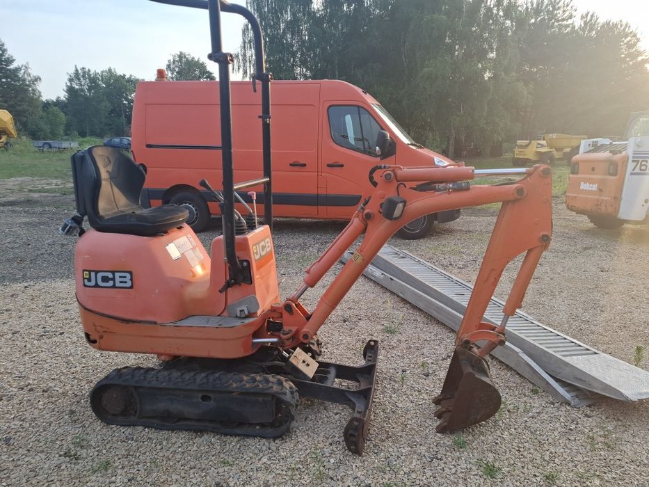 Mikro koparka jcb 008
