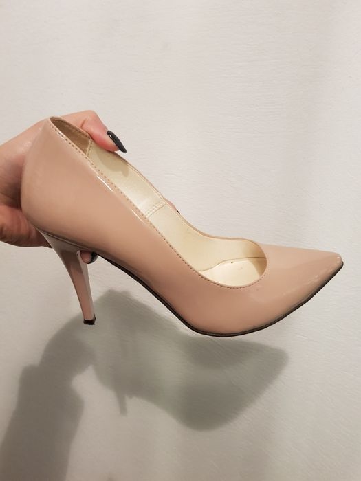 Skórzane szpilki beż 37 mizz mozz