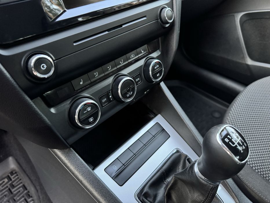 Skoda Octavia 2014 VIN TMBAJ2NE1FB006114 фото оголошення 17 з 24