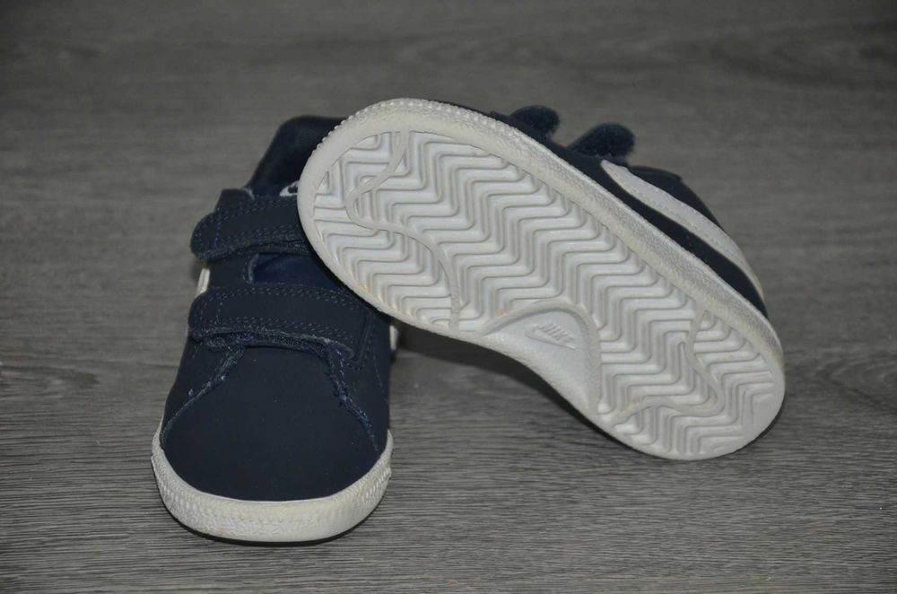 Продам кросівки Фірма Nike .
