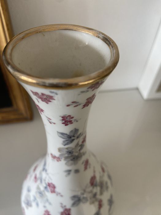 Bonita jarra de porcelana