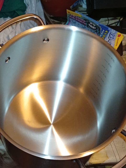 Panela em Inox toda nova nunca usada capacidade 10 litros