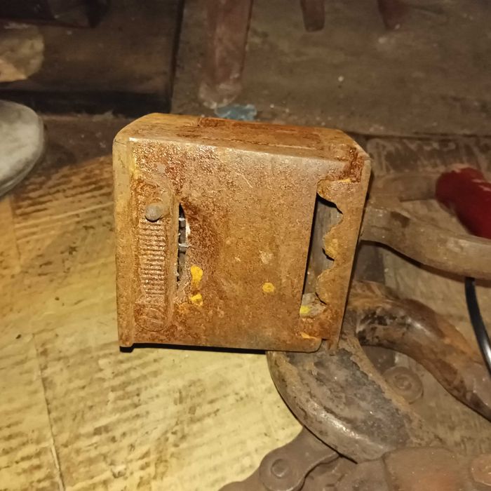 Stare zabytkowe żelazko