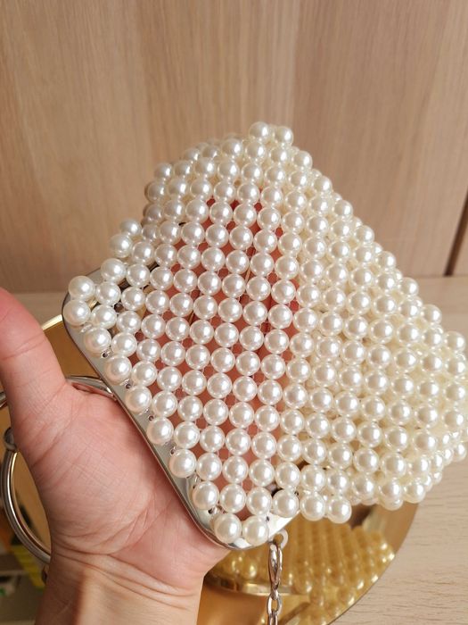 Torebka Kremowa Srebrna Perłowa Perły Z Uchytem Do Ręki Na Ramię