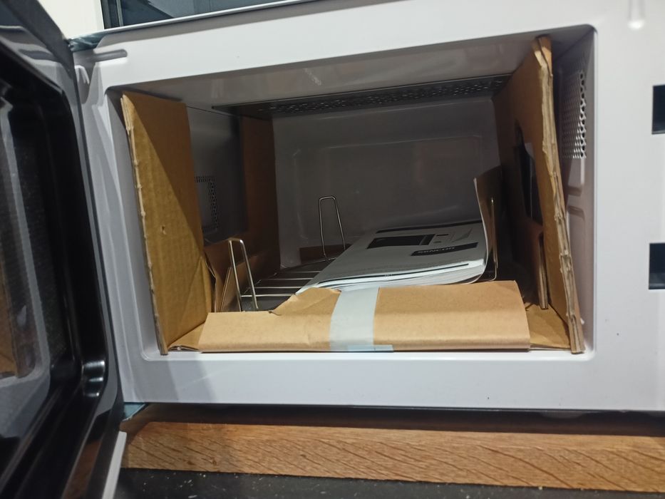 Mikrofalówka Sencor wybita szyba nieużywana działa