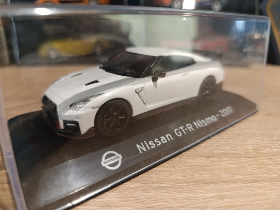 Model Nissan GT-R Nismo 2017 1:43
