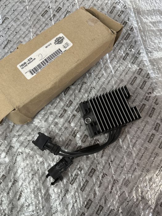 Regulator napięcia 74546-07A Harley Davidson Sportster 883 1200 D147