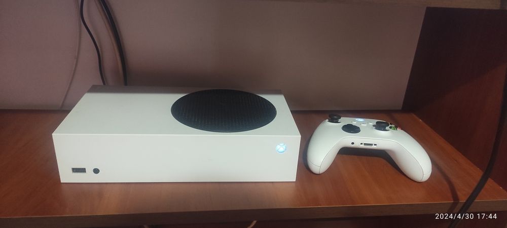 Обменяю Xbox series s
