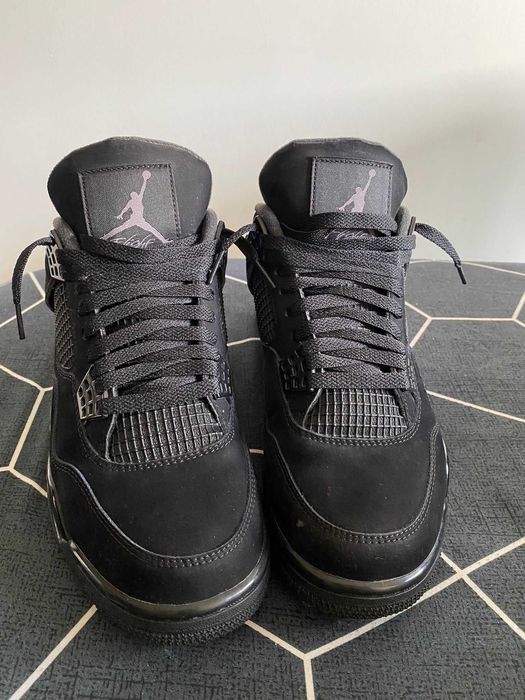 Air Jordan 4 black cat