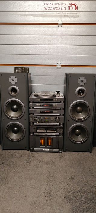 Potężna wieża SHARP System 8800.