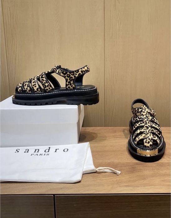 Босоніжки сандалі sandro