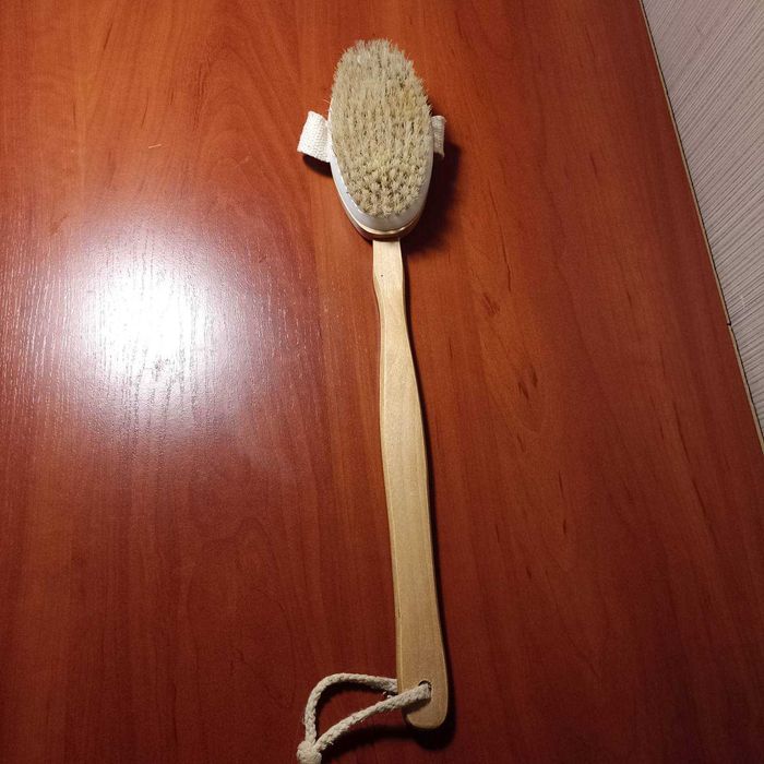 Щетка-массажер для душа SPL