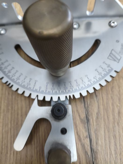 Przykładnica kątowa do piły, frezarki