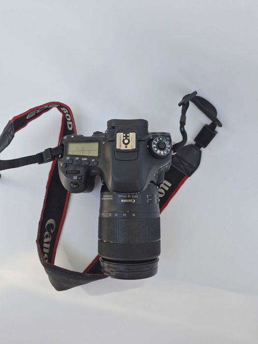 Canon EOS 80D + obiektyw 18-135mm IS USM. Zadbany zestaw