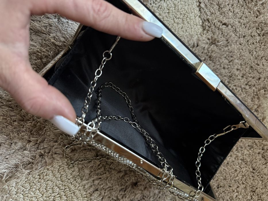 Святковий клатч з камінцями