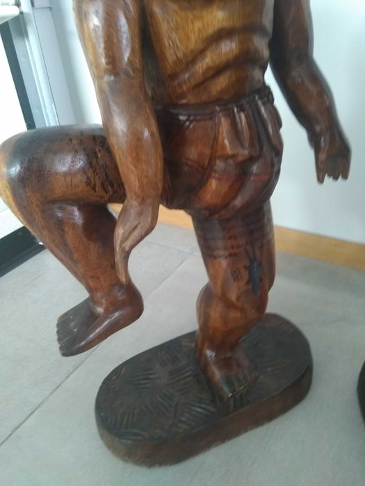 Estatueta Oriental Samurai - Madeira Maciça de Elevada Qualidade