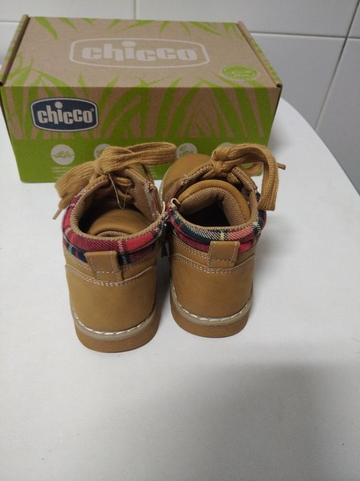 Botas novas de menino da Chicco tamanho 27
