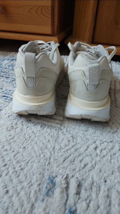 Białe Nike Air Max