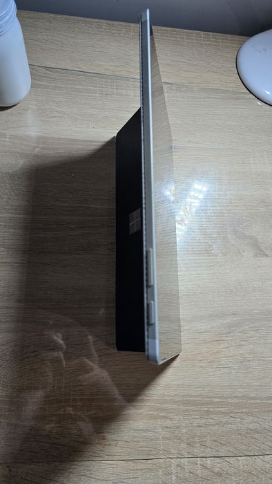Microsoft surface pro 4 I5-6300U /ОЗУ 8gb/ ssd 256 gb