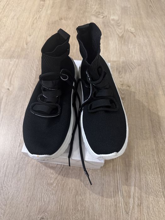 Sprzedam nowe buty sportowe damskie trampki