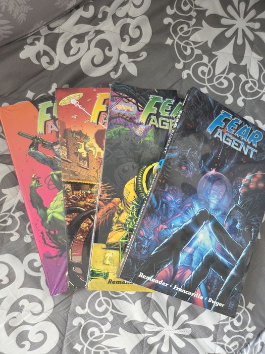 Komiks Fear Agent cała seria.