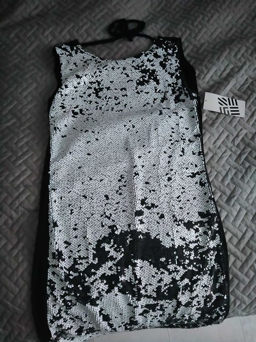 Sukienka sylwestrowa świąteczna cekinowa nowa