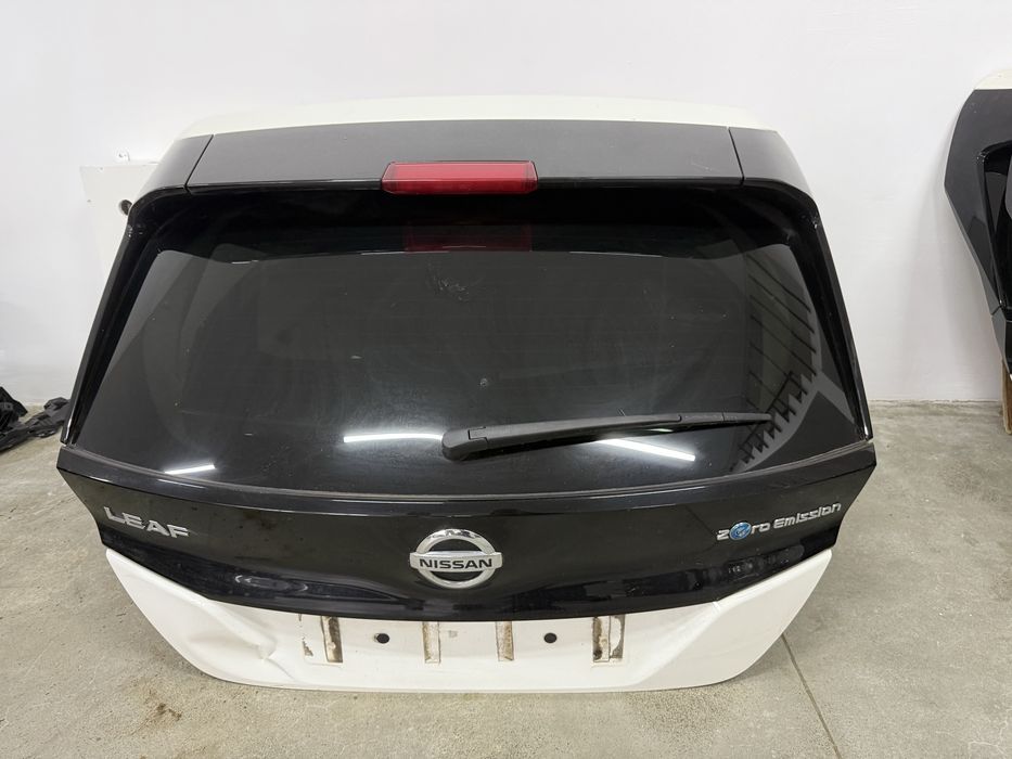 Ляда задня кришка багажніка , ніссан ліф , nissan leaf