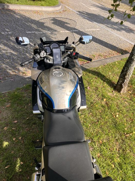 Yamaha FJR 1300 de 2009 com 43 mil klm