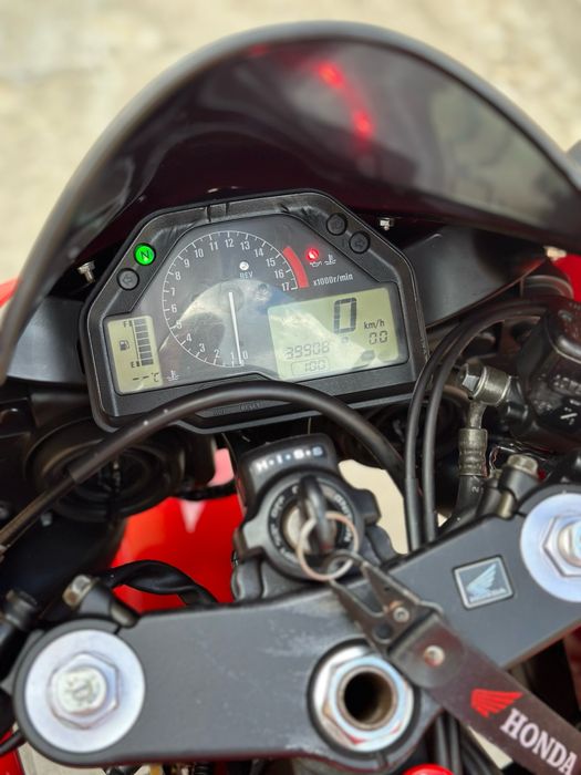 Продам хонду сбр 600рр