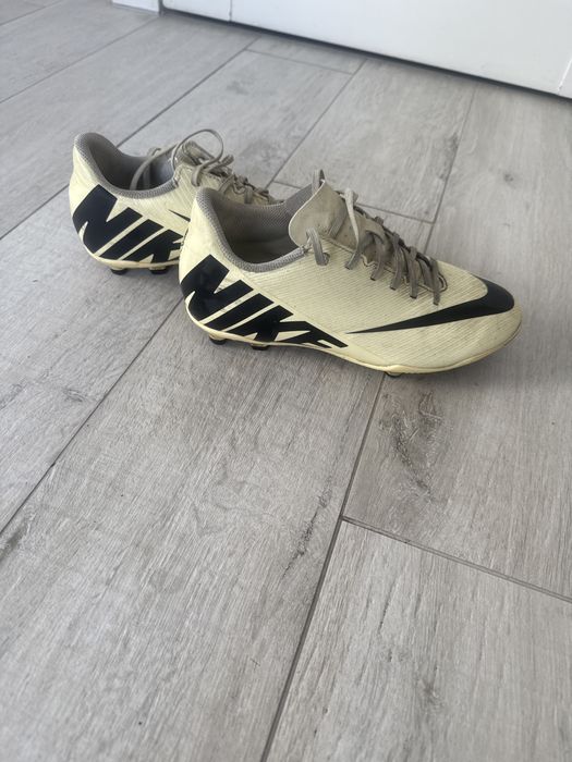 Sprzedam korki Nike r 37,5 wkl 23, 5 cm stan bdb
