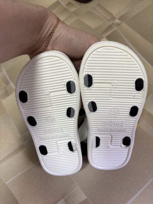 Сандалі 27розмір маломірки