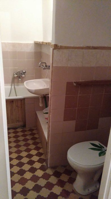 Sprzedam mieszkanie 2 pokojowe 48,6m2 na osiedlu 35 Lecia, 1 piętro, do remontu.