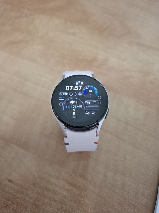 Samsung Galaxy Watch Fe stan bardzo dobry