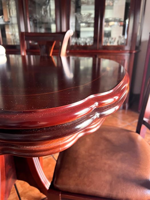 Conjunto móvel cristaleira + mesa jantar + 6 cadeiras