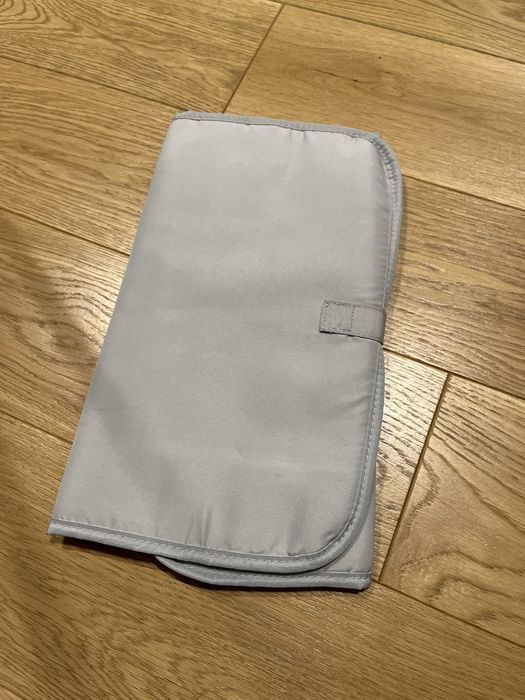 Podkład do przebierania w podróży poza domem