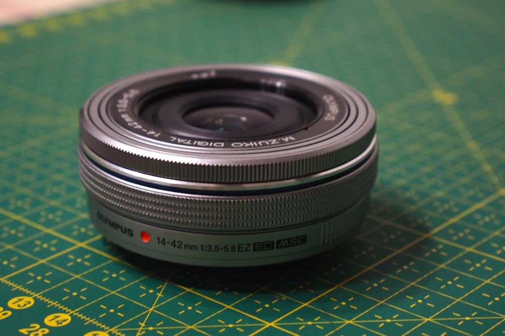 Об'єктив Olympus M.Zuiko Digital 14-42mm 1:3.5-5.6 (на запчастини)