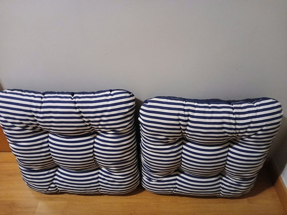 Almofadas grandes e resistentes