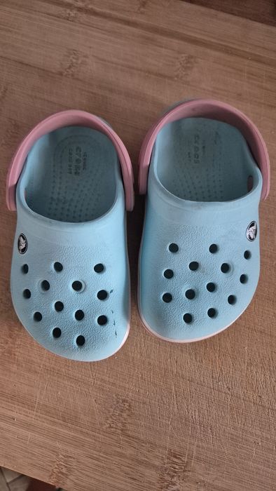 Klapki, sandały dziecięce CROCS rozmiar 6, czyli 22-23
