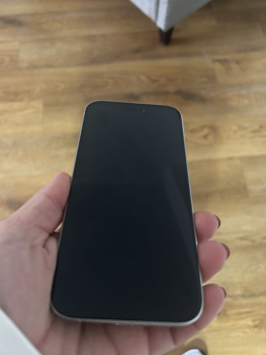 Iphone15 pro usado branco e prata em muito bom estado