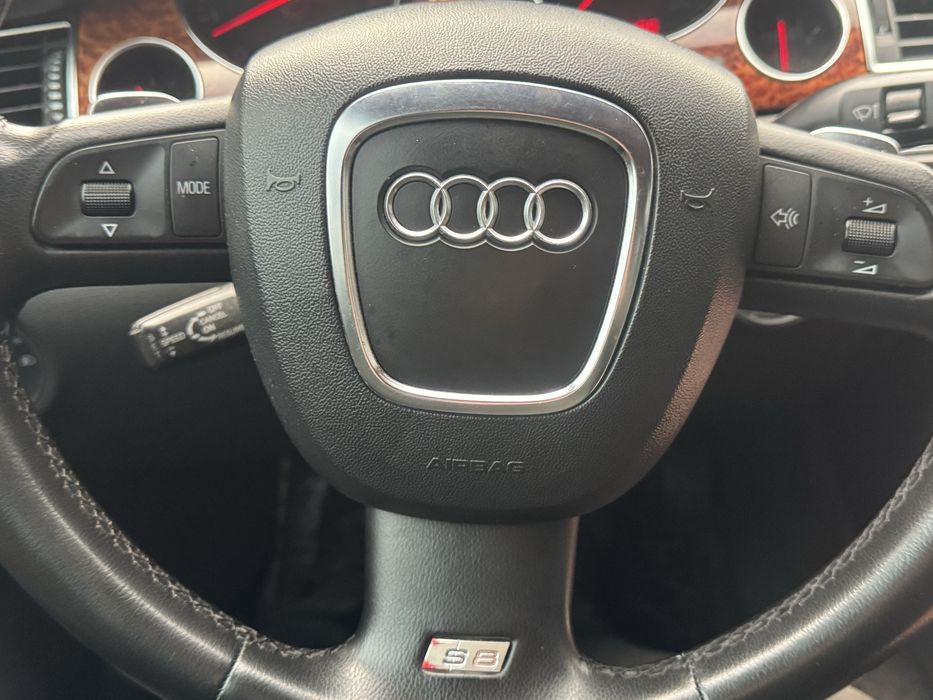 продам AUDI A8S8 4.2
