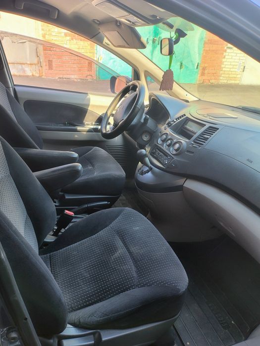 Mitsubishi grandis