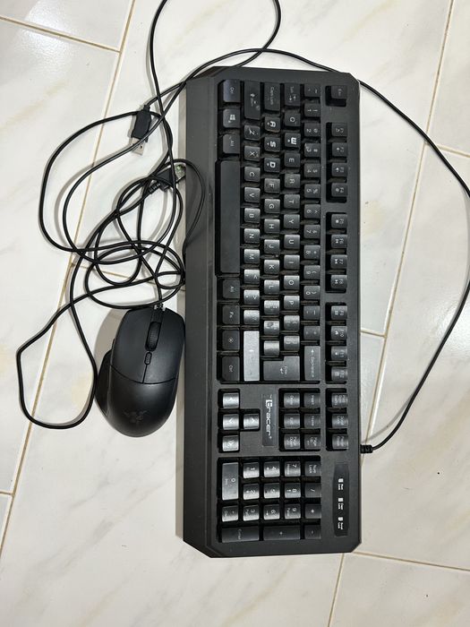 rato gaming Razer Basilisk Essential + teclado Tracer