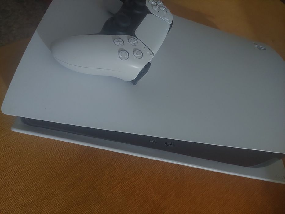Vendo ps5 como nova + 1 comando