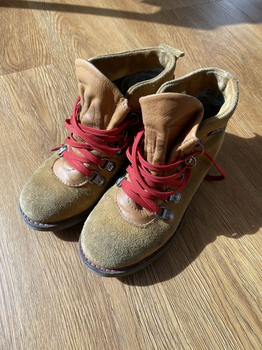 Botas em camurça tamanho 35