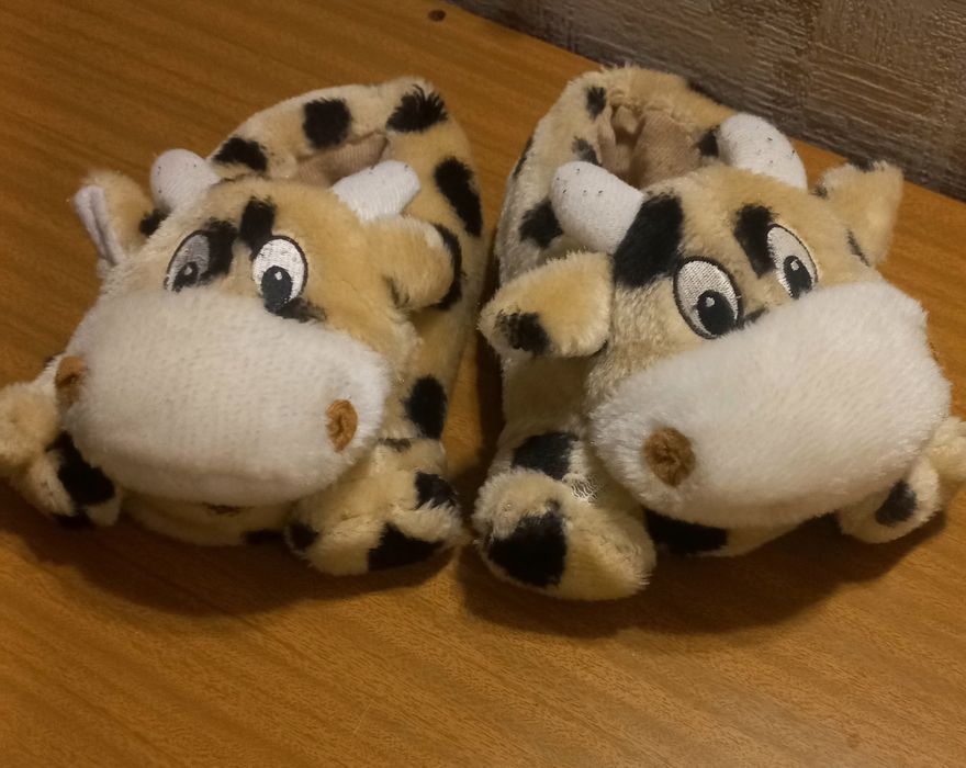 Домашні тапки-корівки
