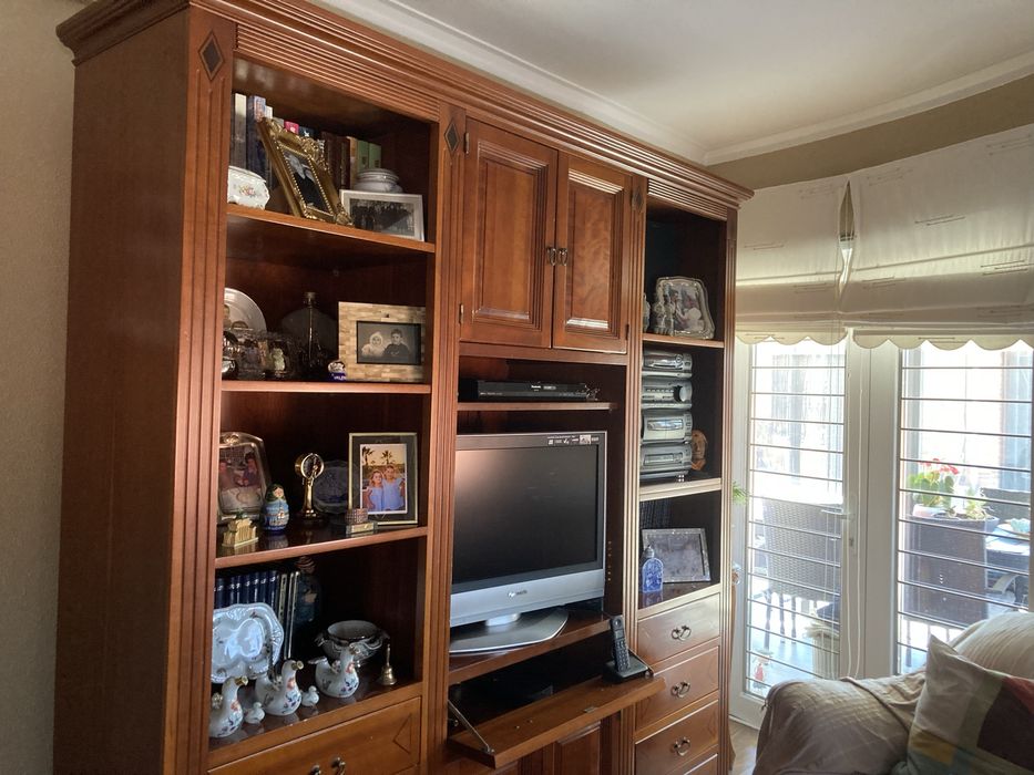 Armario extante para tv em cerejeira