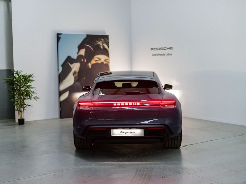 Porsche Taycan Sport Turismo 4S Black Edition