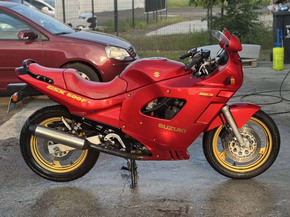 Sprzedam ładnego staruszka suzyki GSX600F