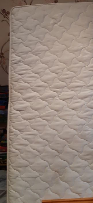 Двоповерхове дитяче ліжко